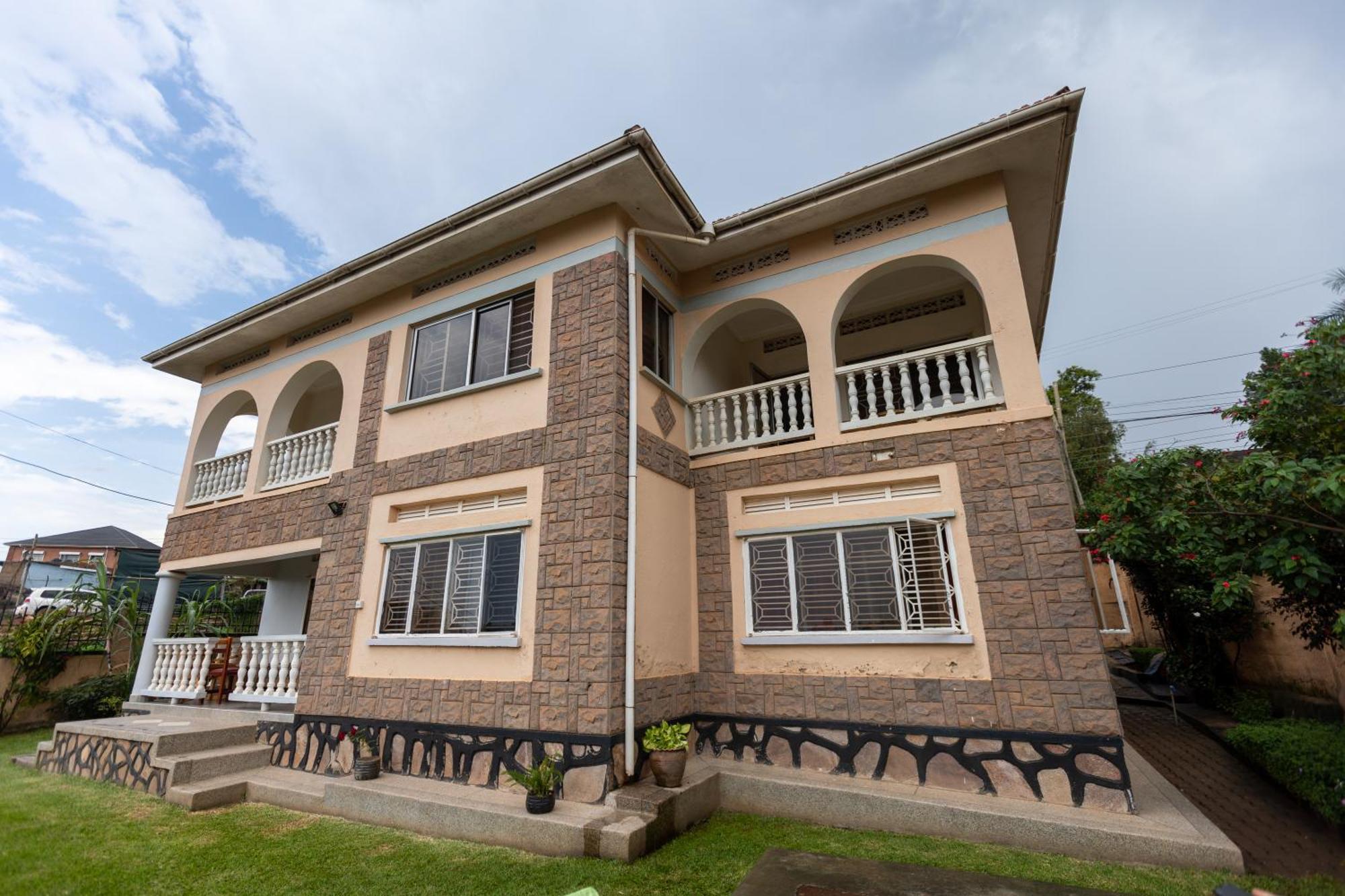 Luxury Acacia Villa With Kampala'S Best View Экстерьер фото